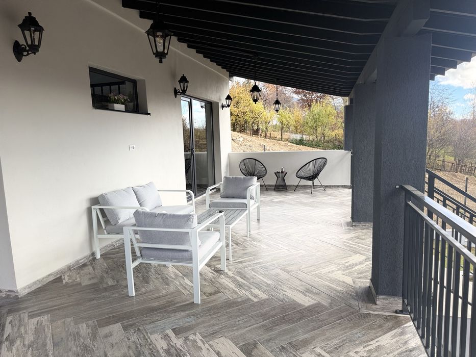 Vila 4 Anotimpuri Zona Parang(de inchiriat)