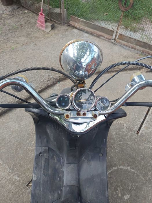Vând scuter de 49 cm3
