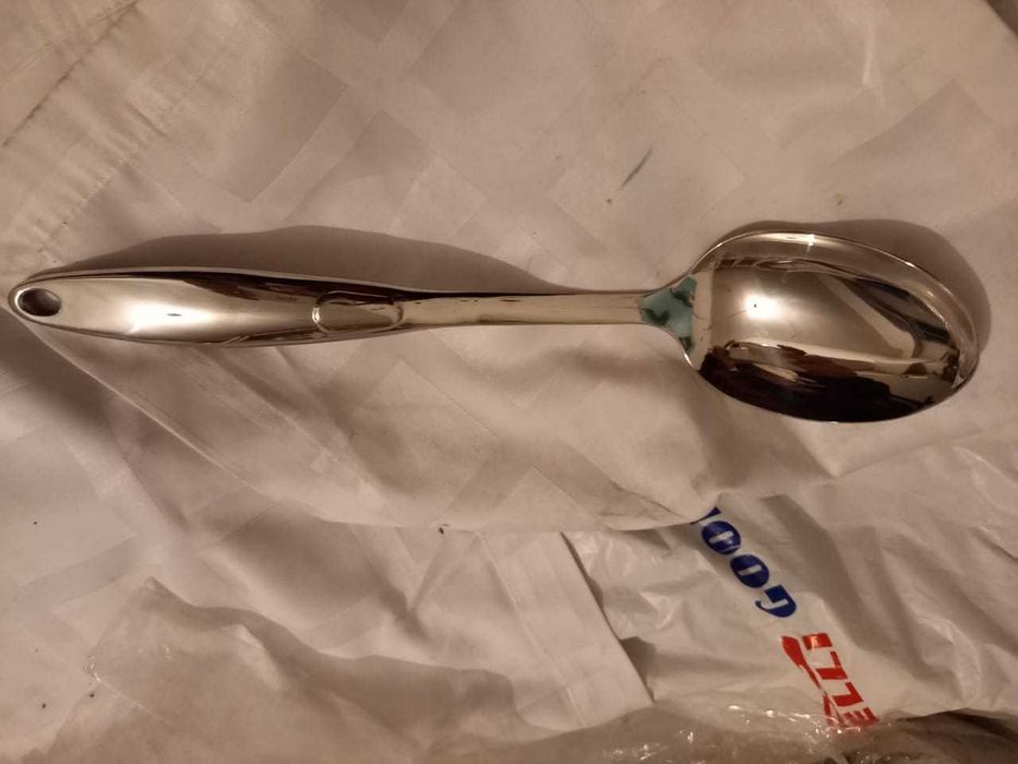 Ложки гарнирные новые для кухни в ресторане, кафе