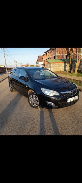 Vând Opel Astra j, 1 7 tdi