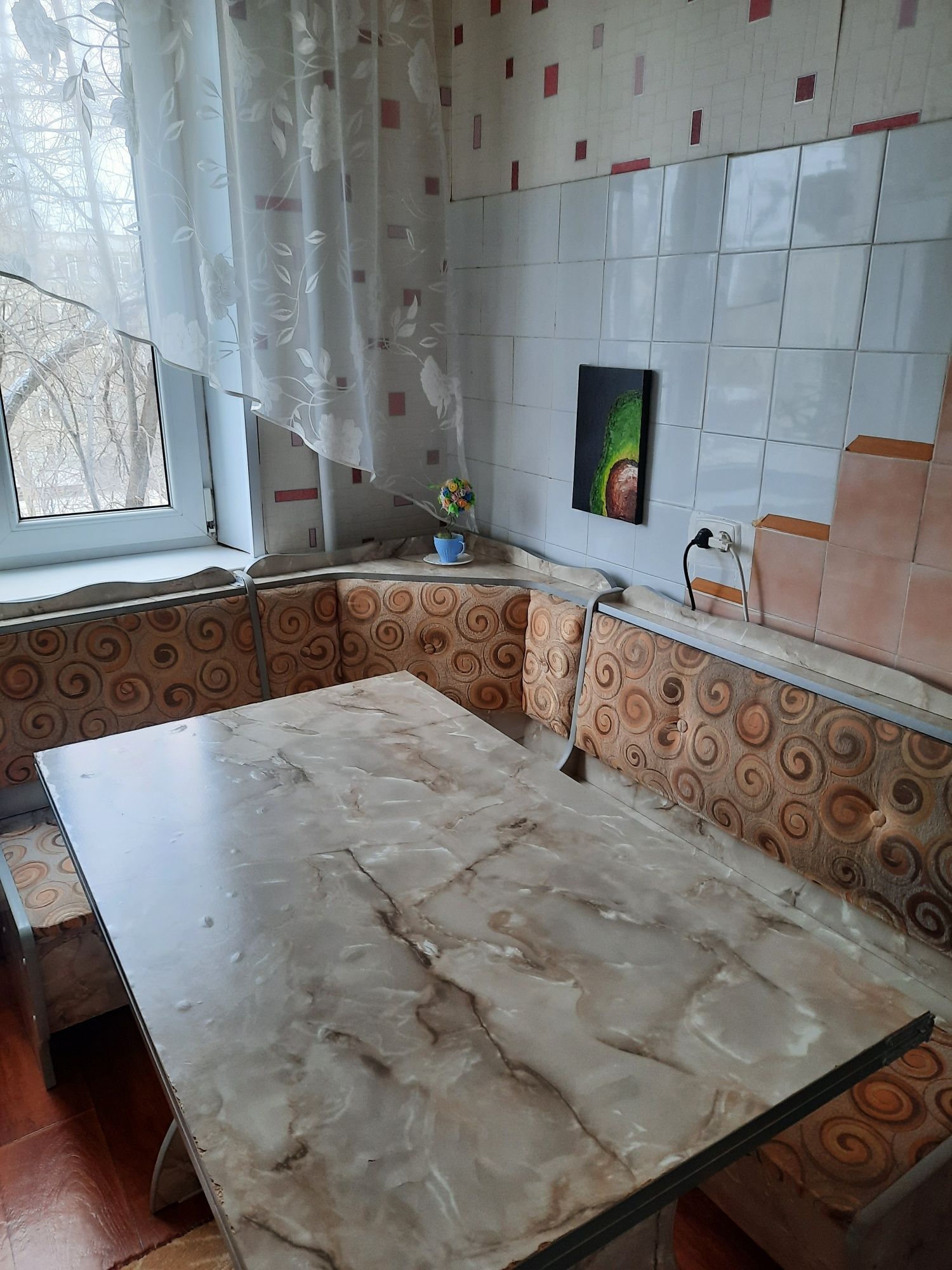 Кухонный уголок продаю срочно