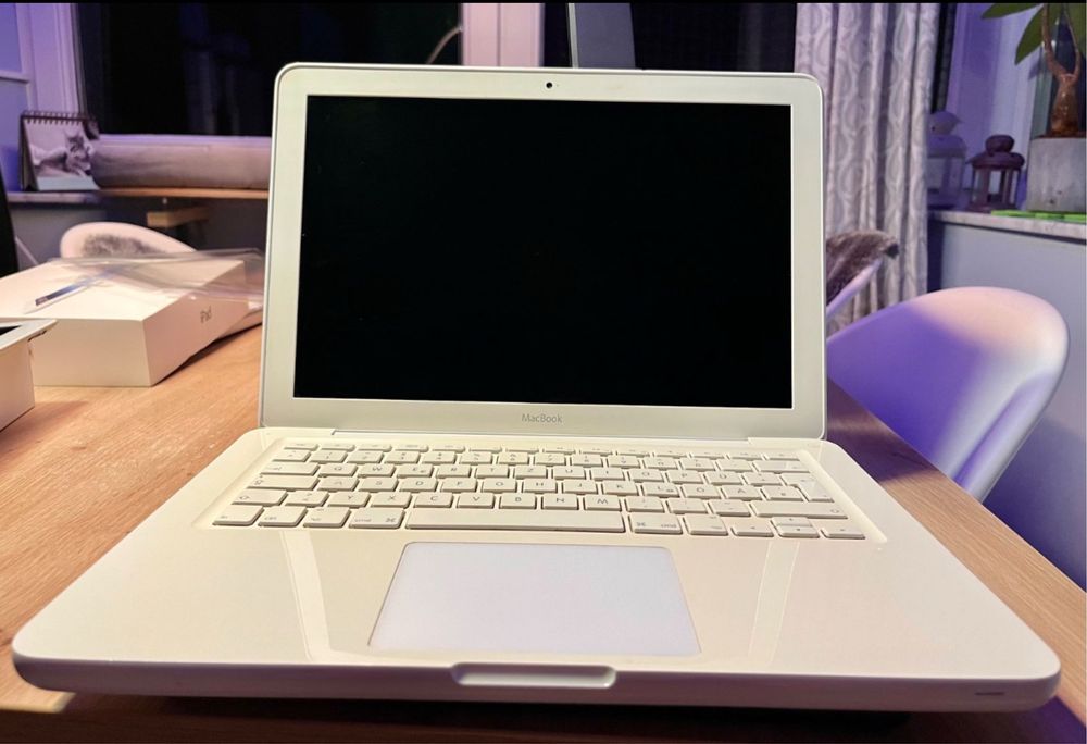 Apple Macbook 13”