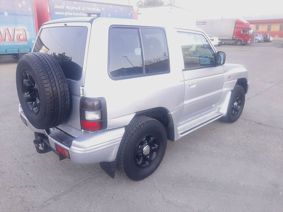 Mitsubishi Pajero MK2
