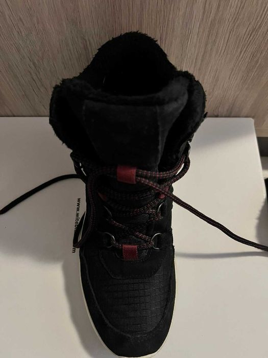 Два чифта дамски/детски зимни обувки