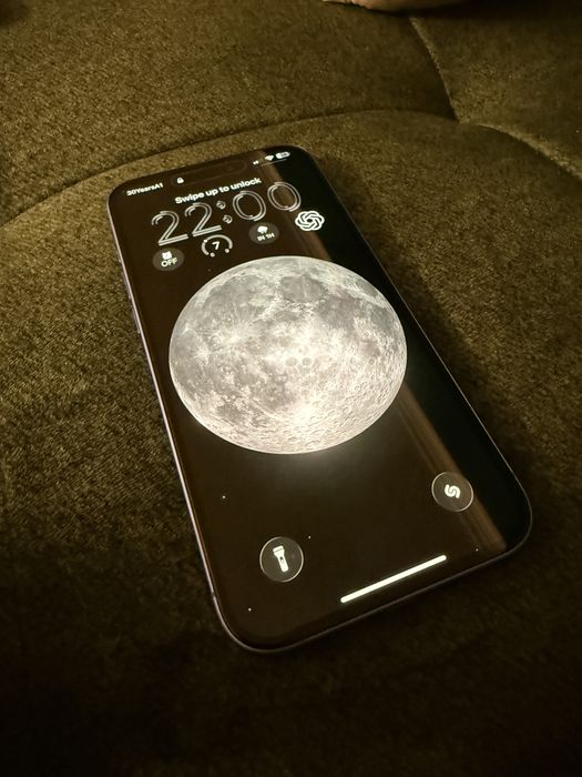 Iphone 16 plus с гаранция