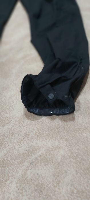 vând pantaloni Bergans of Norway