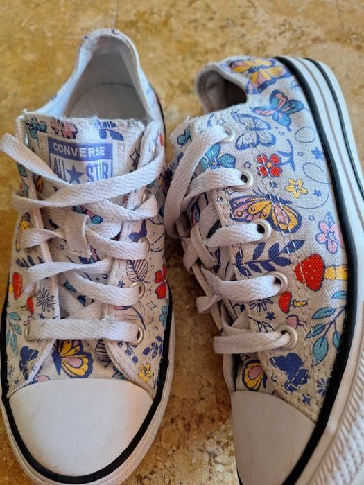 Vând tenisi Converse ediția limitată copii 33