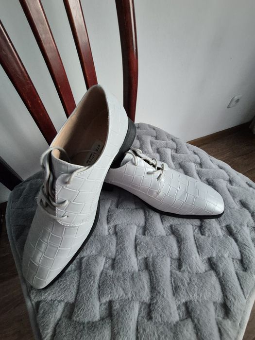 Продам новые лоферы