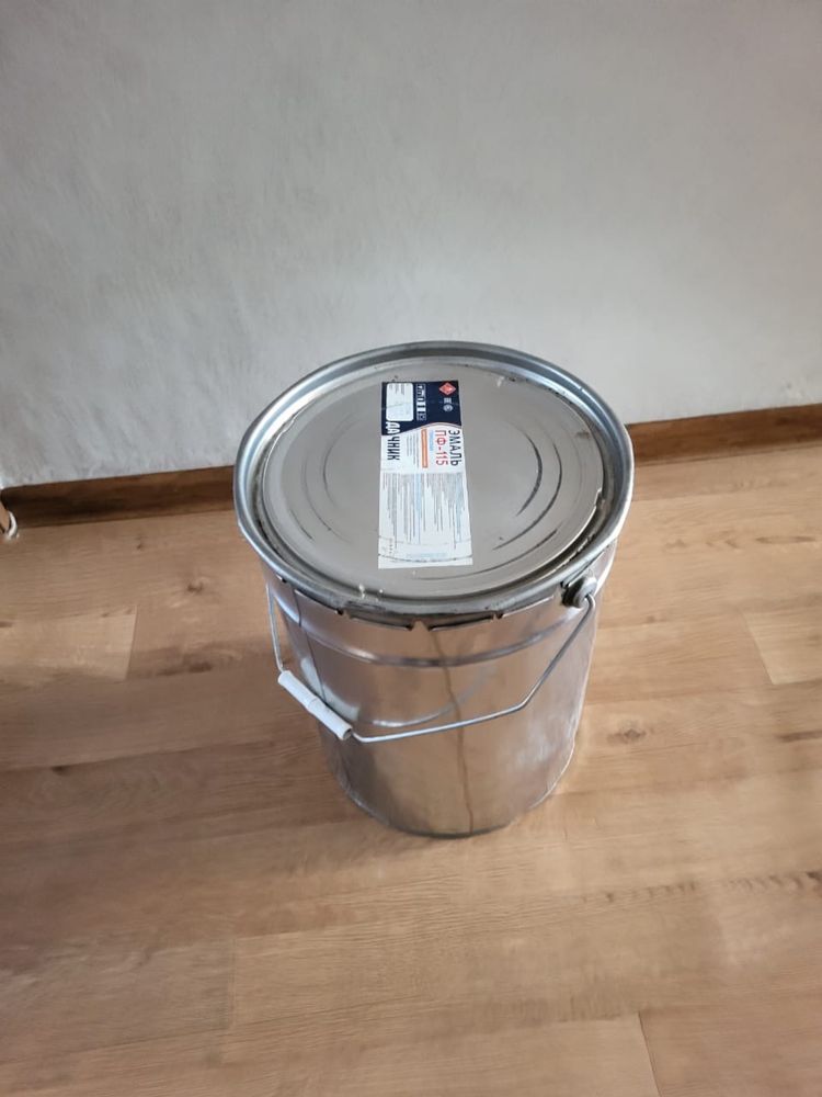 Продам глянцевую краску эмаль