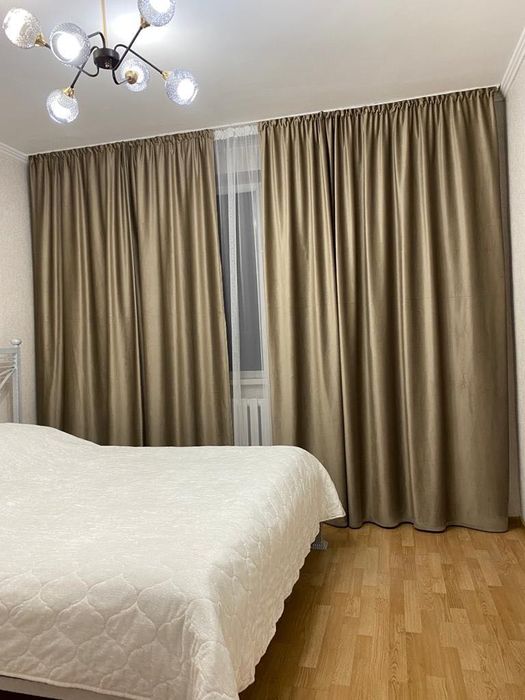 Портьеры коричневого цвета 250 см×2 штуки