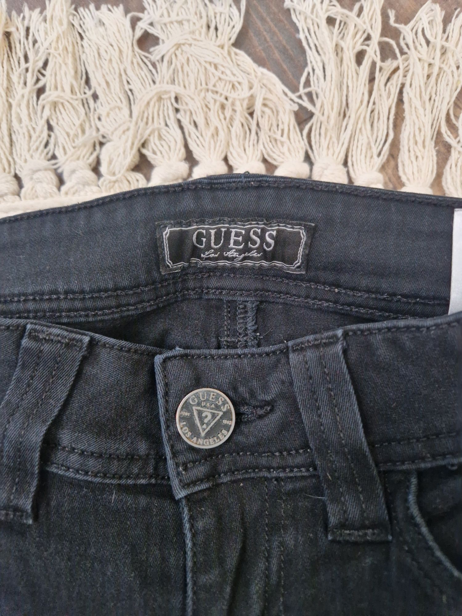 Guess - Дамски черни дънки - 25 размер - S