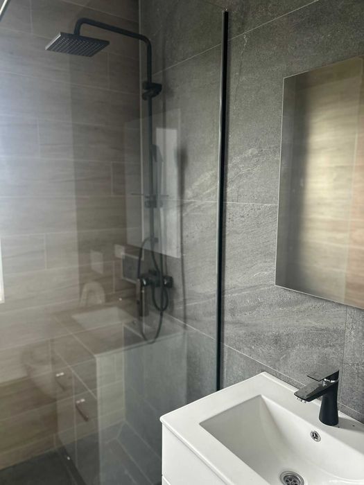 Apartament 3 camere spatios si luminos - Sisesti