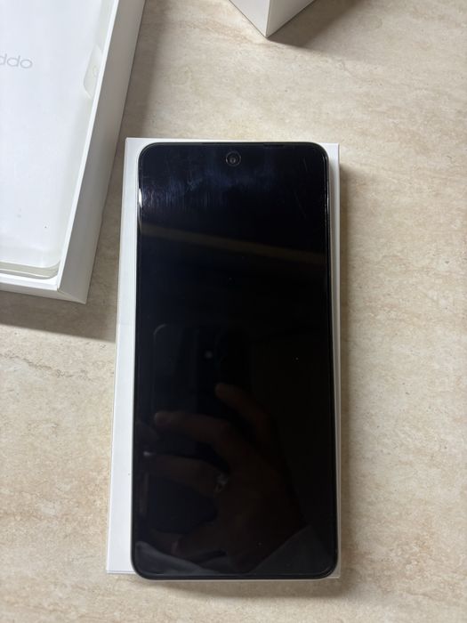 Чисто нов телефон OPPO A5 5g с подарак чисто нови слушалки