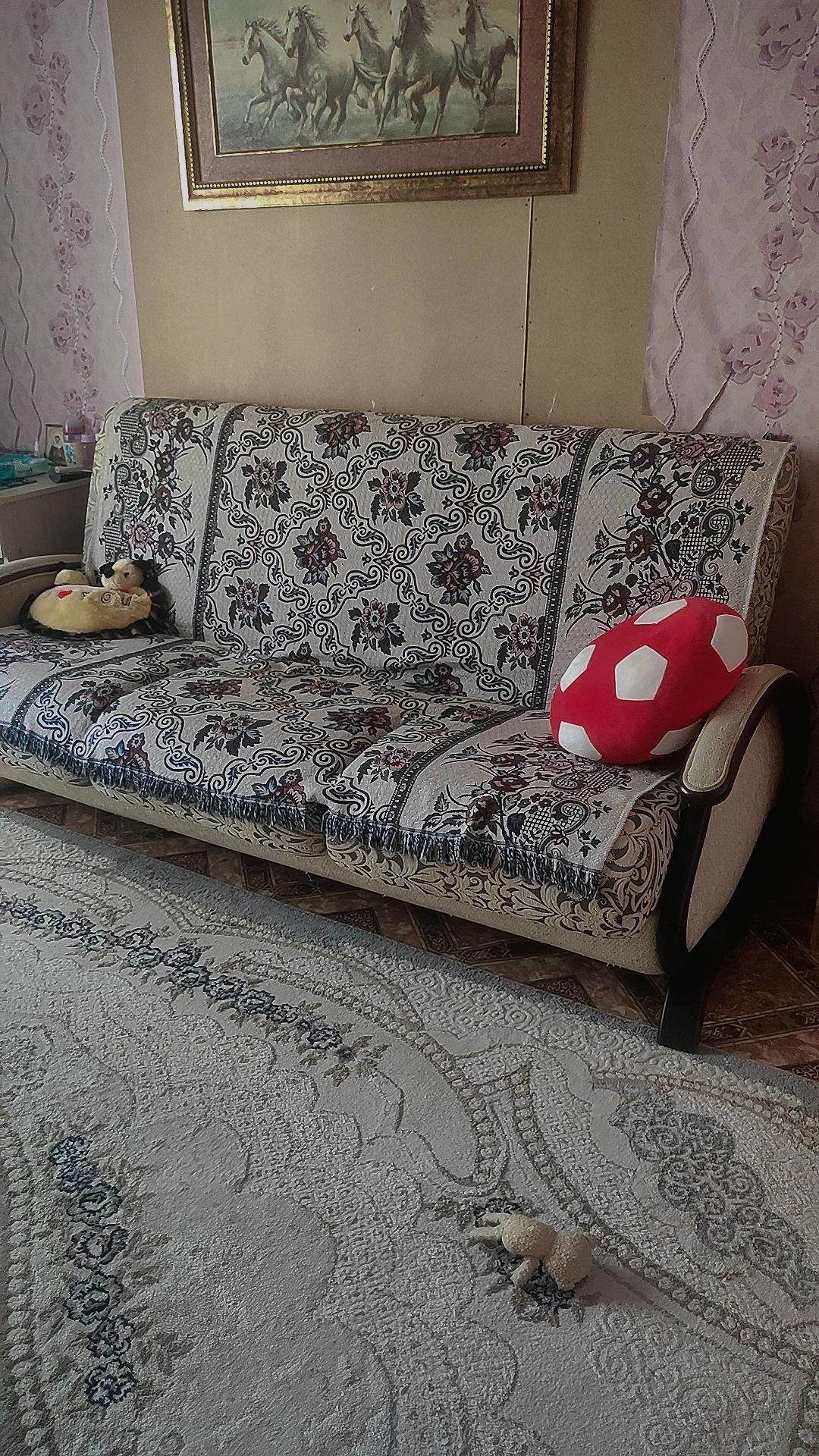 Продам диван велюр