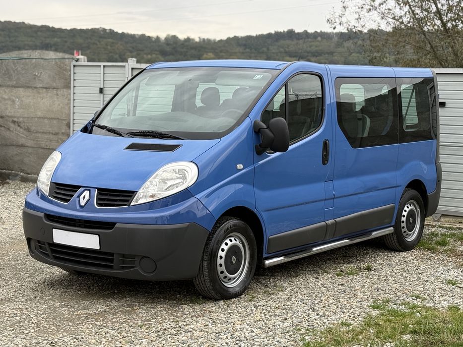 Renault Trafic 9 Locuri - 2012 - 2.0 DCI - Euro 5 - 8+1  Locuri - A/C