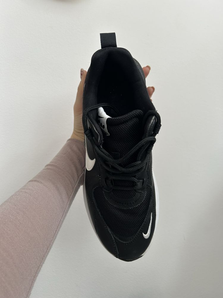 Nike Air Max Verona - номер 38