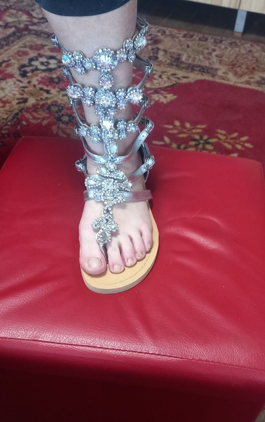 Дамски сандали с камъчета