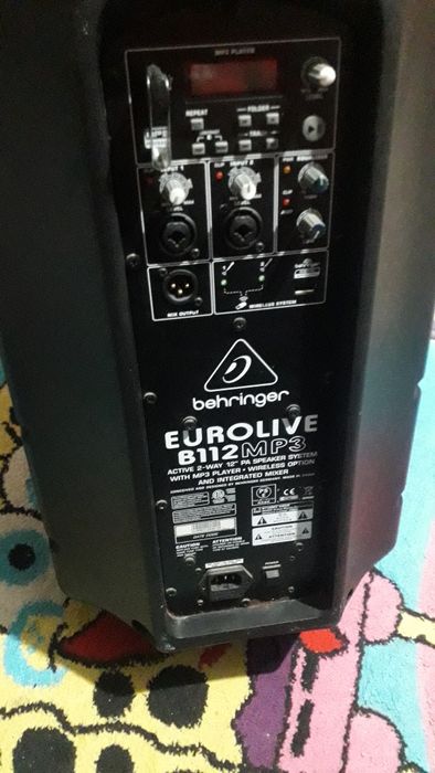 Vând boxa activa behringer 112 Mp3