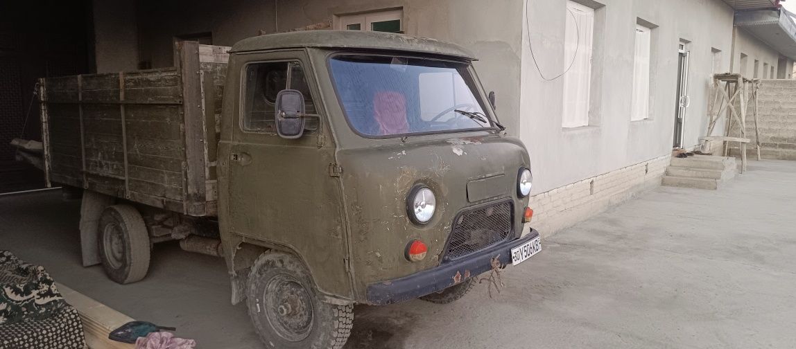 Uaz3303 sotiladi