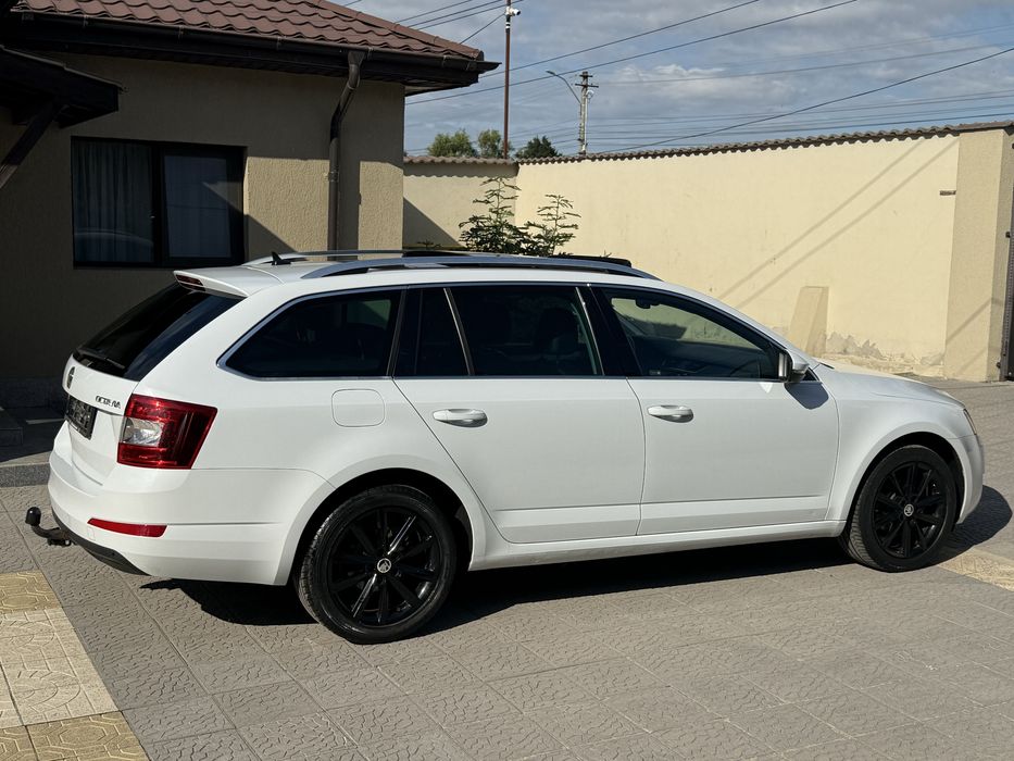 Vand Skoda Octavia 1,6 tdi 110CP, 03-2017euro6,navi,piele,panoramic