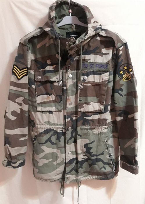 Geaca / jacheta Army Pull&Bear pentru barbati marimea M-L