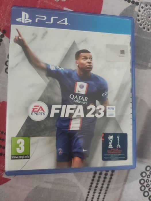 FIFA 23  de vânzare foarte bun nu l-am folosit mult pt PS4