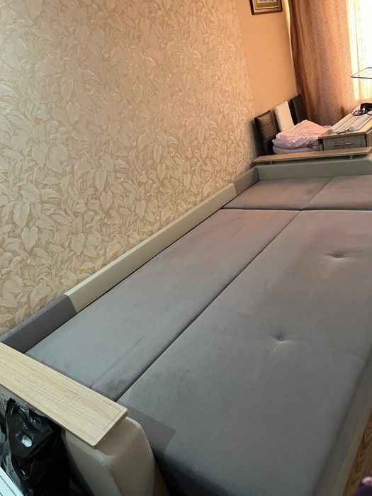 Продам диван с подушками