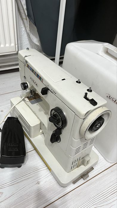 Masina de cusut Iulia