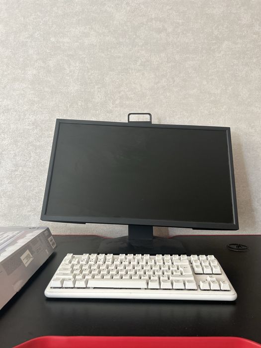 Продаю Logitech клавиатура