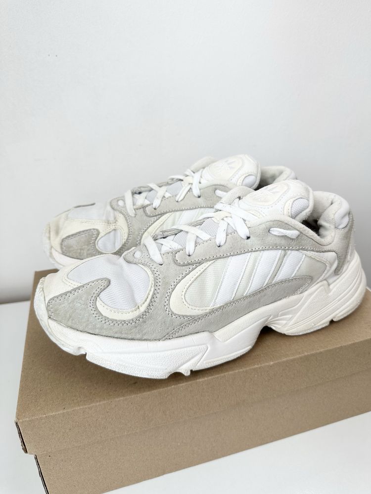 Adidas YANG-1 ( 42) Маратонки