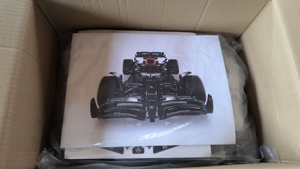 Tip lego Technic F1 Mercedes 42171