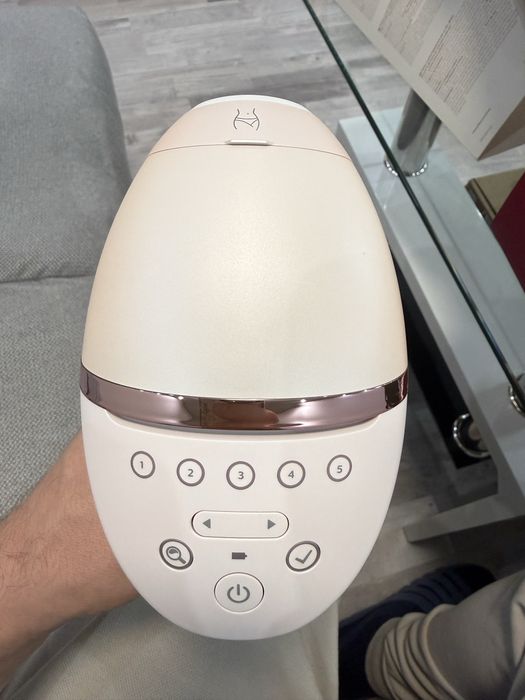 Фотоепилатор Philips Lumea 9000 BRI957/00
