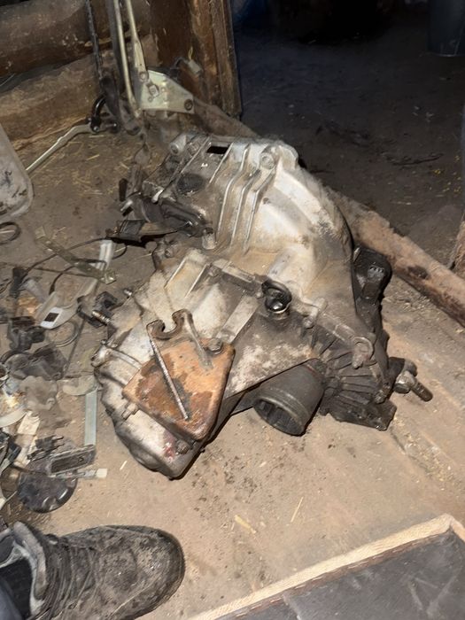 Продам кпп с 16 клапанного двигателя на ваз 2114