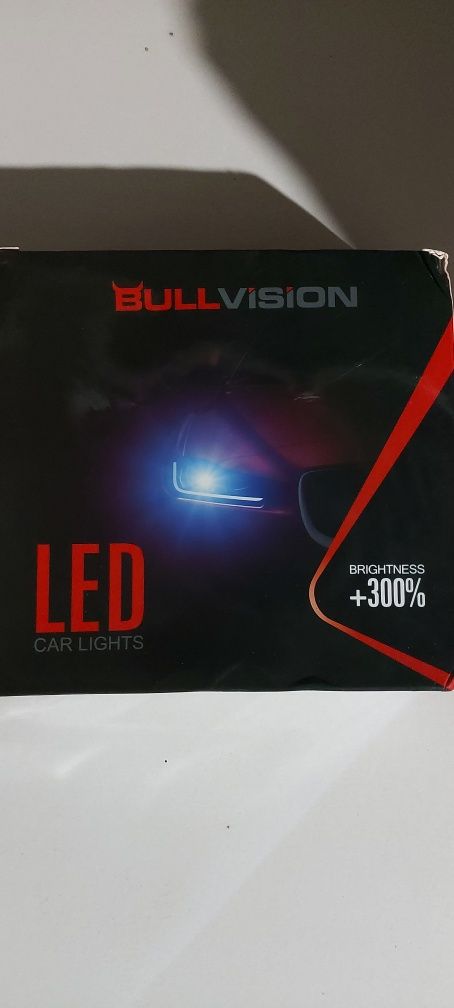 продаются BI LED автомобильные лампы Н4 новый комплект