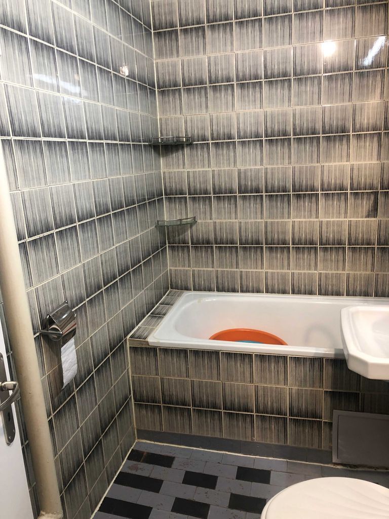 Дава се под наем Двустаен апартамент в Перник, Изток - 67 кв.м за 306 € - Снимка #14