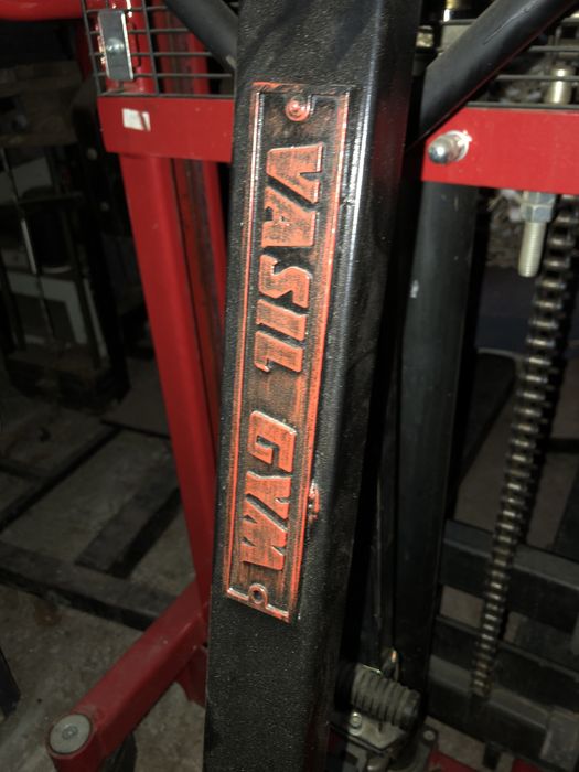 Aparat gambe Vasil-Gym, teca hip-trust profesional