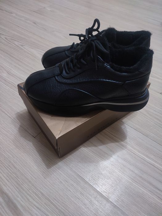 Продам женскую обувь зимняя