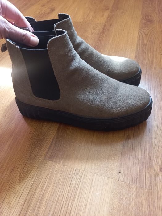 Боти Tamaris н.41,кларкове Vagabond н.40стелка 26,5см