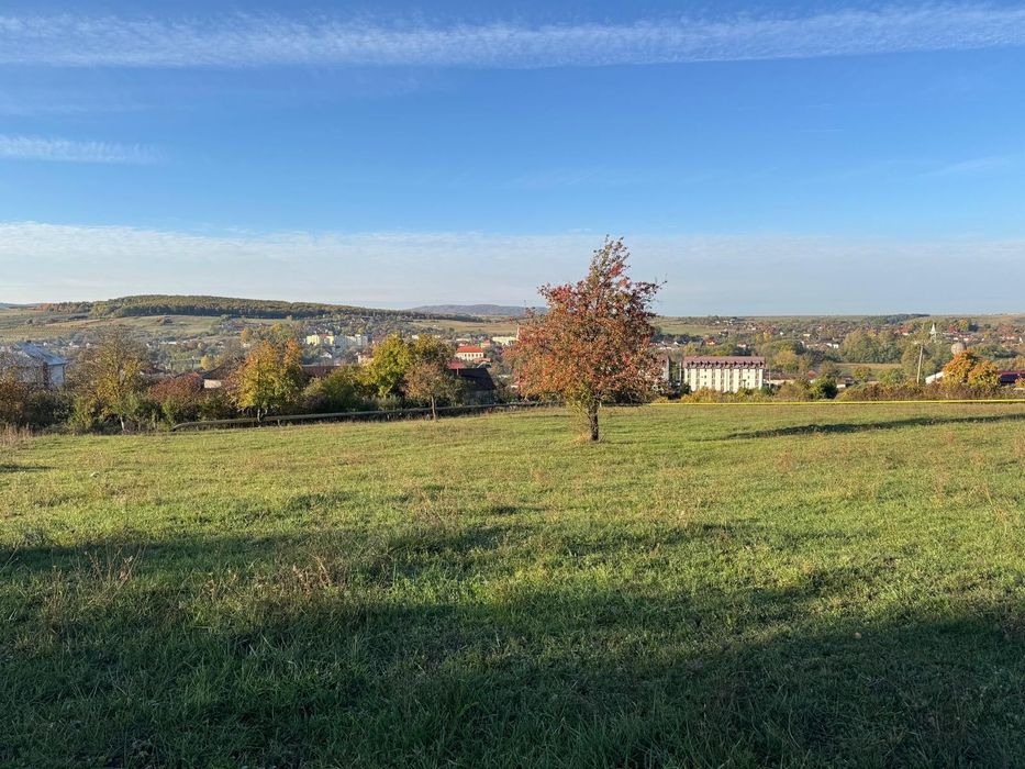 Teren Intravilan, în zonă de case, panoramă deosebită