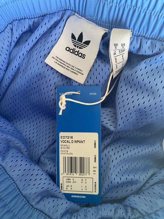 Pantaloni trening superbi Adidas cu eticheta