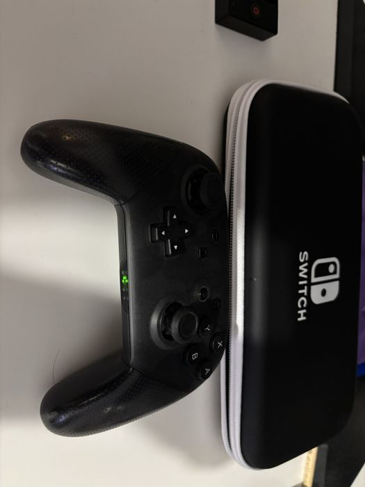 Vand consola Nintendo Switch V2 + extra accesorii +Mario Kart Deluxe 8