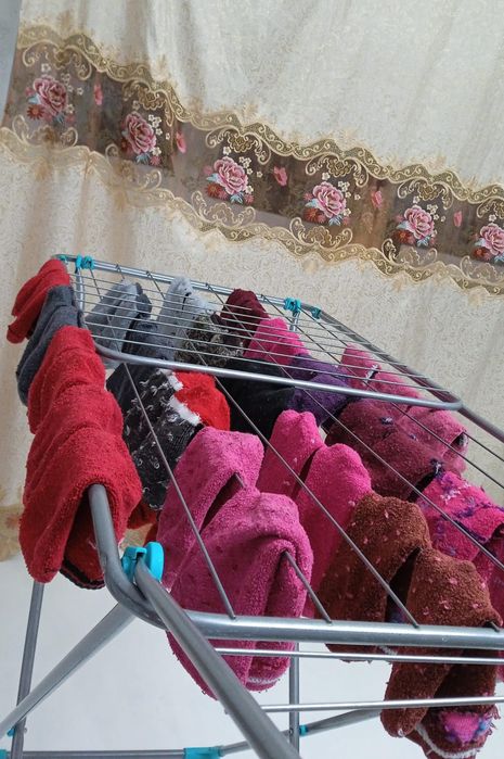 Продам 20 пар носков по 100 тенге каждая за 2000