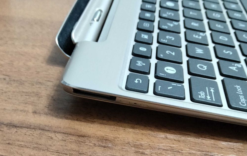 Dezmembrez tableta Asus Transformer Eee Pad TF700 TF201 Docking