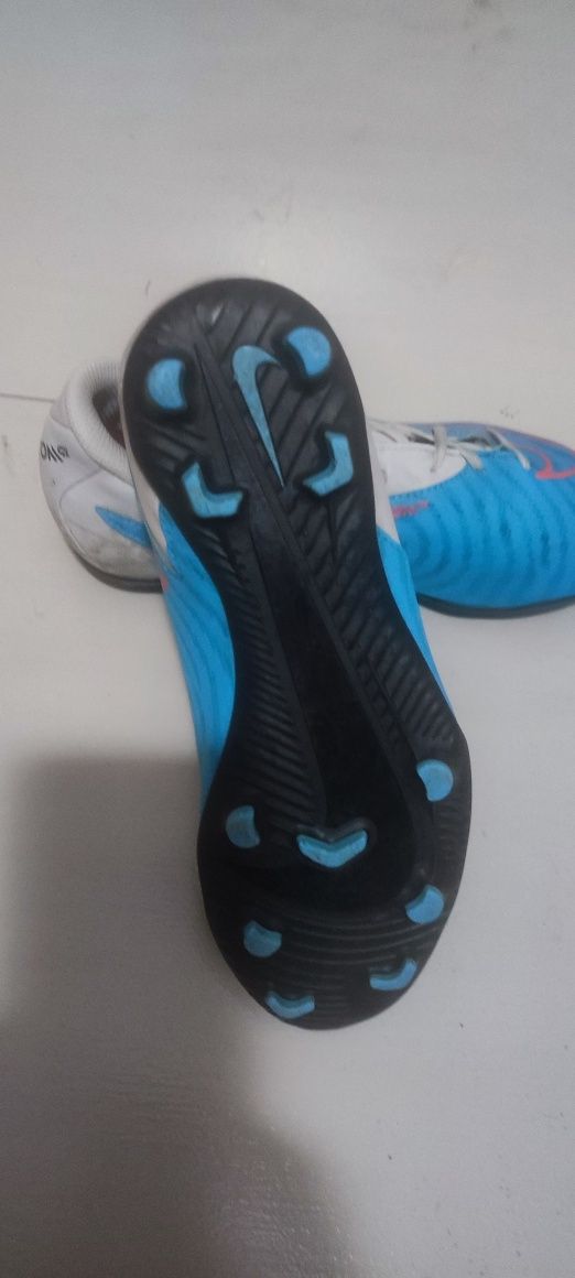 Детски футболни обувки Nike phantom 36.5