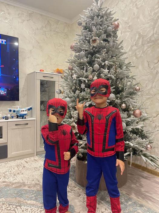 Продам костюм человека паука