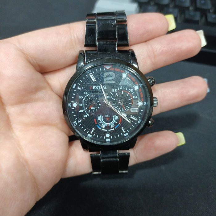 Срочно продаю мужские часы