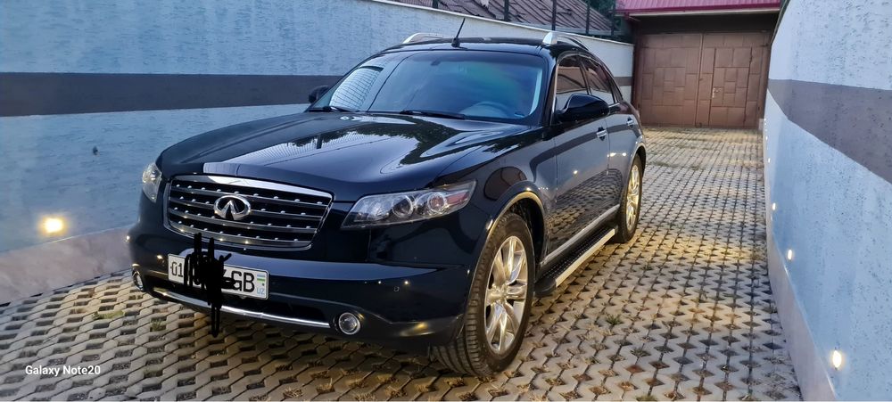 Infiniti FX 35 sotiladi xolati idial rasxoti yoq