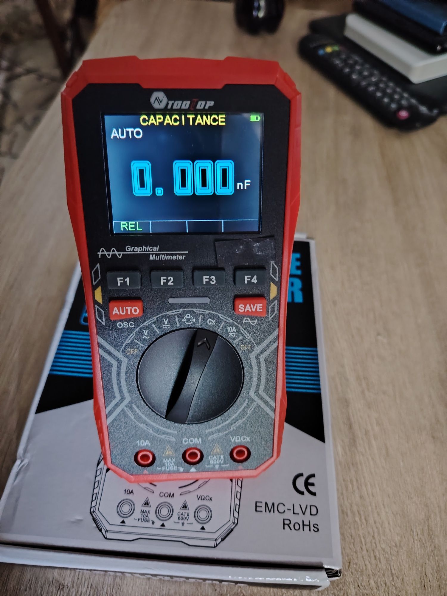 Osciloscop-multimetru digital cu autoscalare