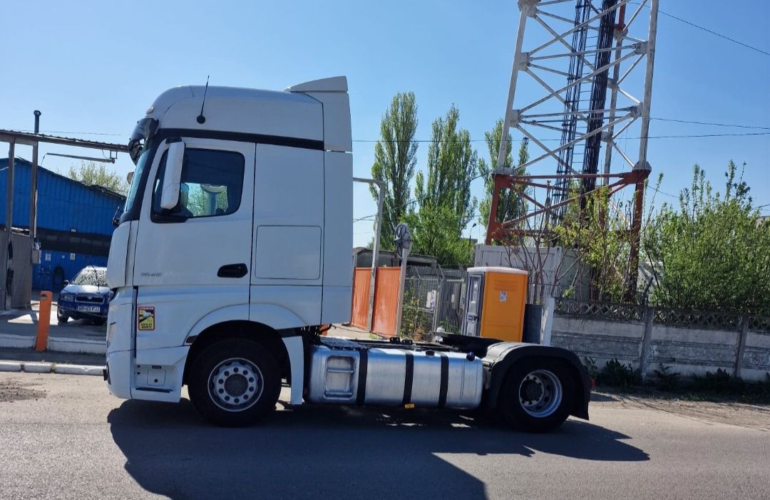 Vând Mercedes actros