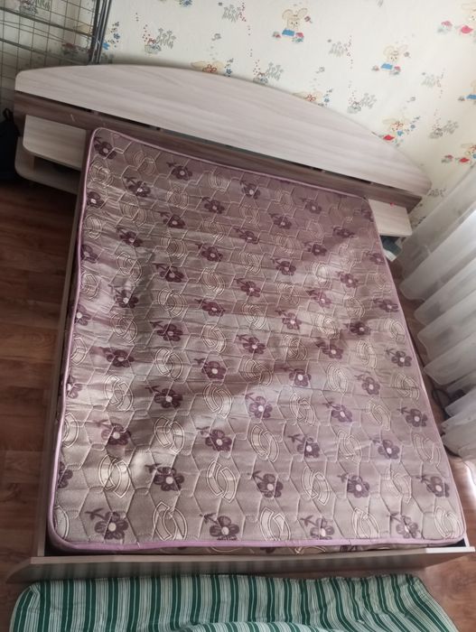 Продам срочно кровать 2-х спальная